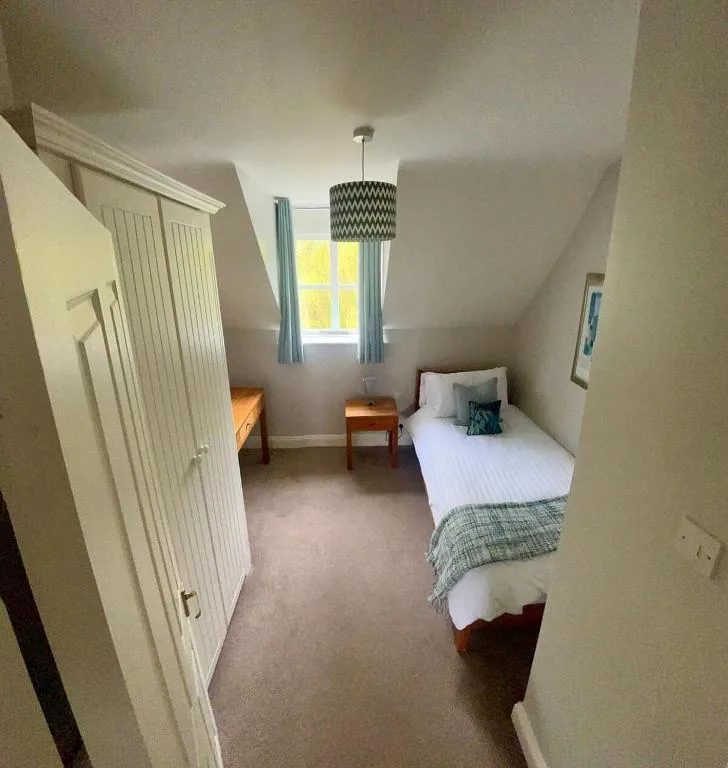 Second single bedroom with dormer window